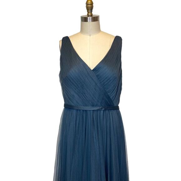 SORELLA VITA Green Sleeveless V-Neck Gown - Picture 5 of 7